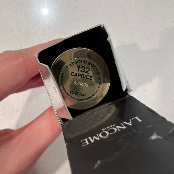 ✨LANCOME✨ 132 Caprice L'Absolu Rouge Lipstick - Picture 6 of 10